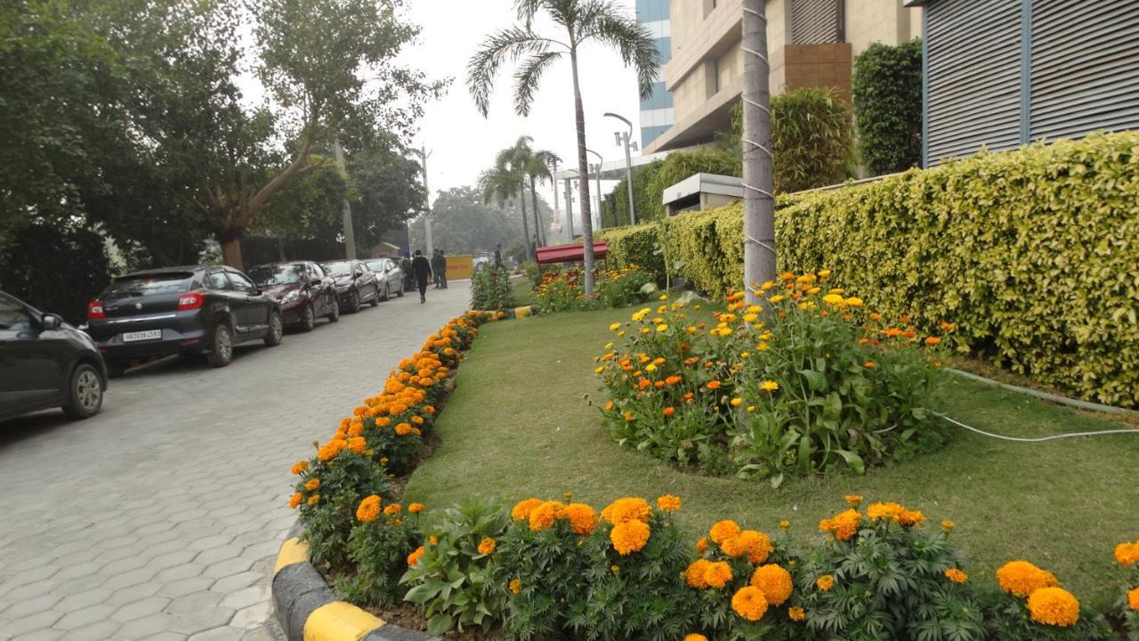 Ramada Gurgaon Central Exterior photo
